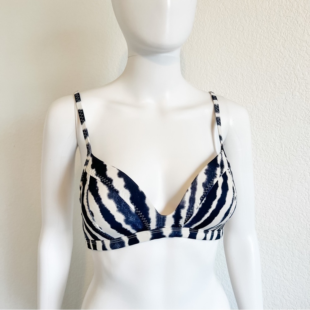 Athleta XS Wave Break Molded Cup Bikini Top Tie Dye Blue White Multiway Strap